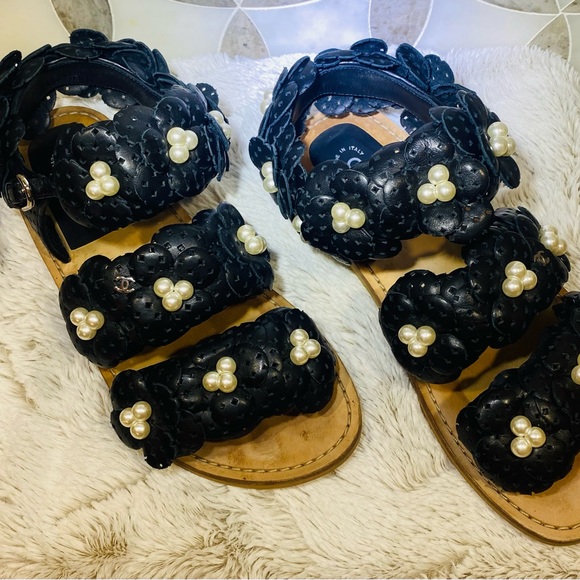 Chanel Black Leather Camellia Flower Flat Sandals - Picture 6 of 14